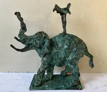 Elephant with bird – Tóth Ernő