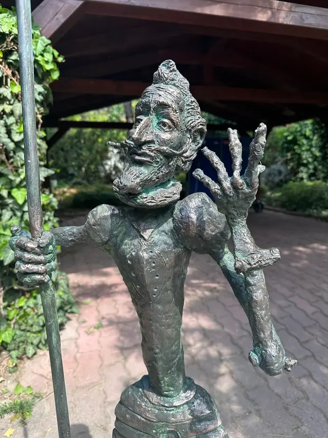 Don Quijote (kerti szobor) – Tóth Ernő bronz szobra